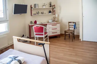 maison de retraite renouard chambre bureau