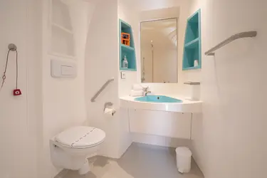 maison de retraite la bastide des cayrons salle de bain